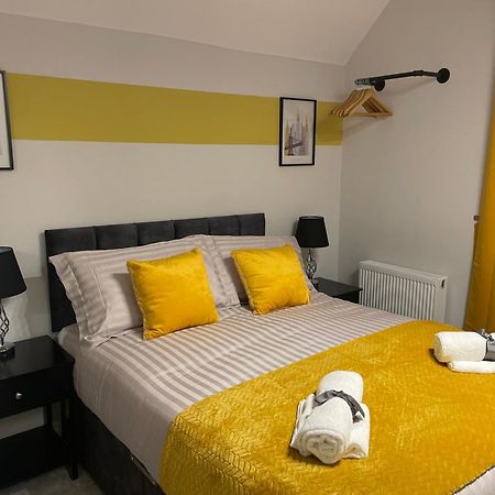 Nhs Workers And Students Haven - The Bee Hive Villa Reading Luaran gambar