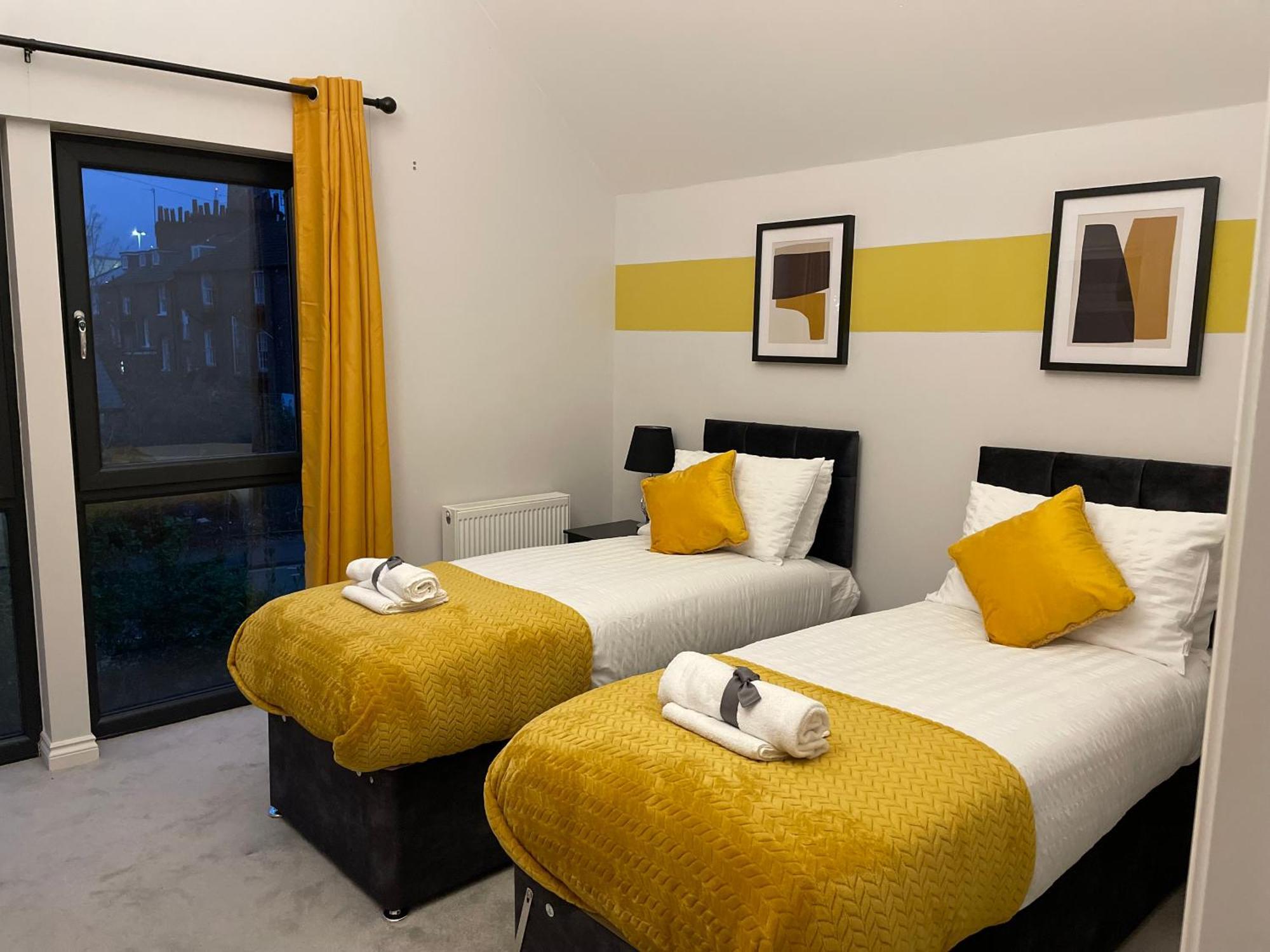 Nhs Workers And Students Haven - The Bee Hive Villa Reading Luaran gambar