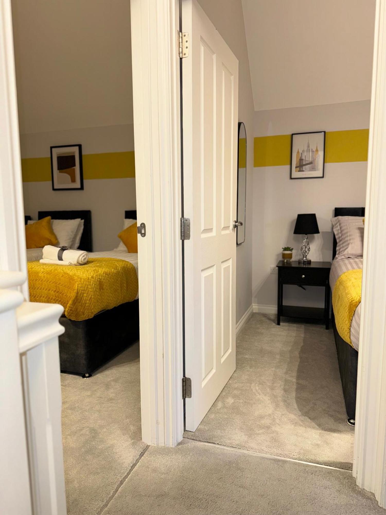 Nhs Workers And Students Haven - The Bee Hive Villa Reading Luaran gambar