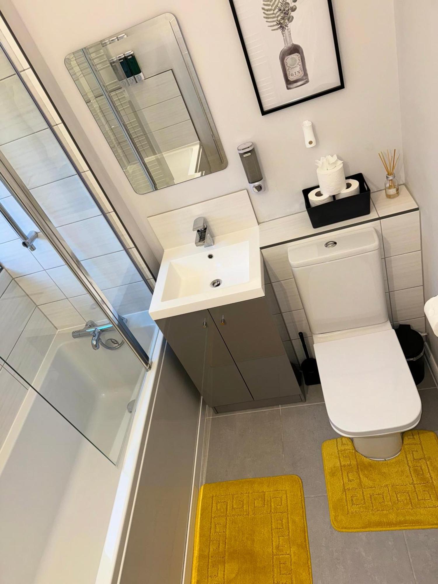 Nhs Workers And Students Haven - The Bee Hive Villa Reading Luaran gambar