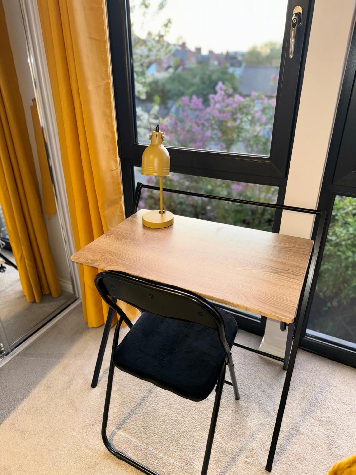 Nhs Workers And Students Haven - The Bee Hive Villa Reading Luaran gambar